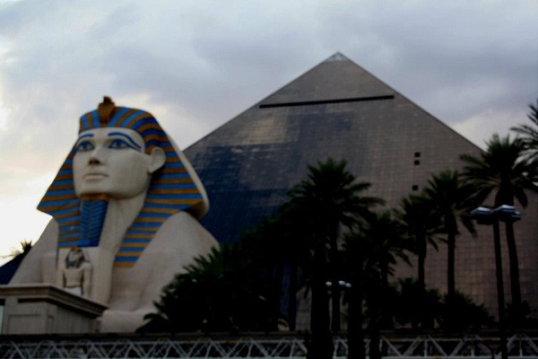 Luxor (럭소)